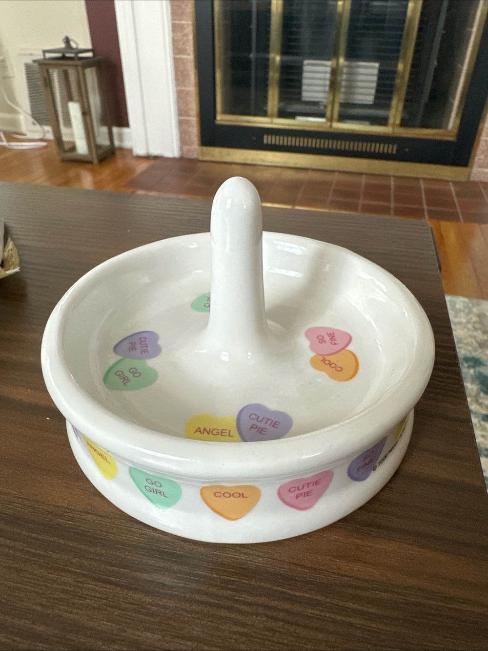 Cute candy hearts valentines ring holder from 2006 great condition